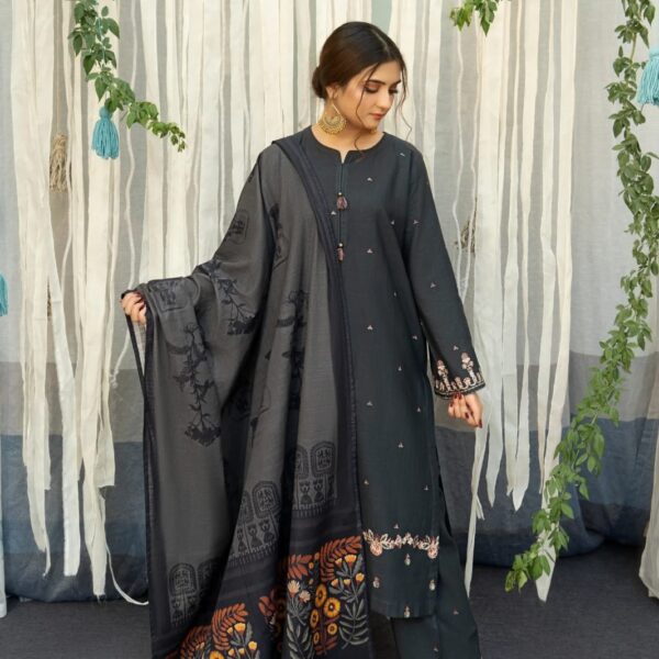 3PC EMBROIDERED DHANAK SUIT - SW637
